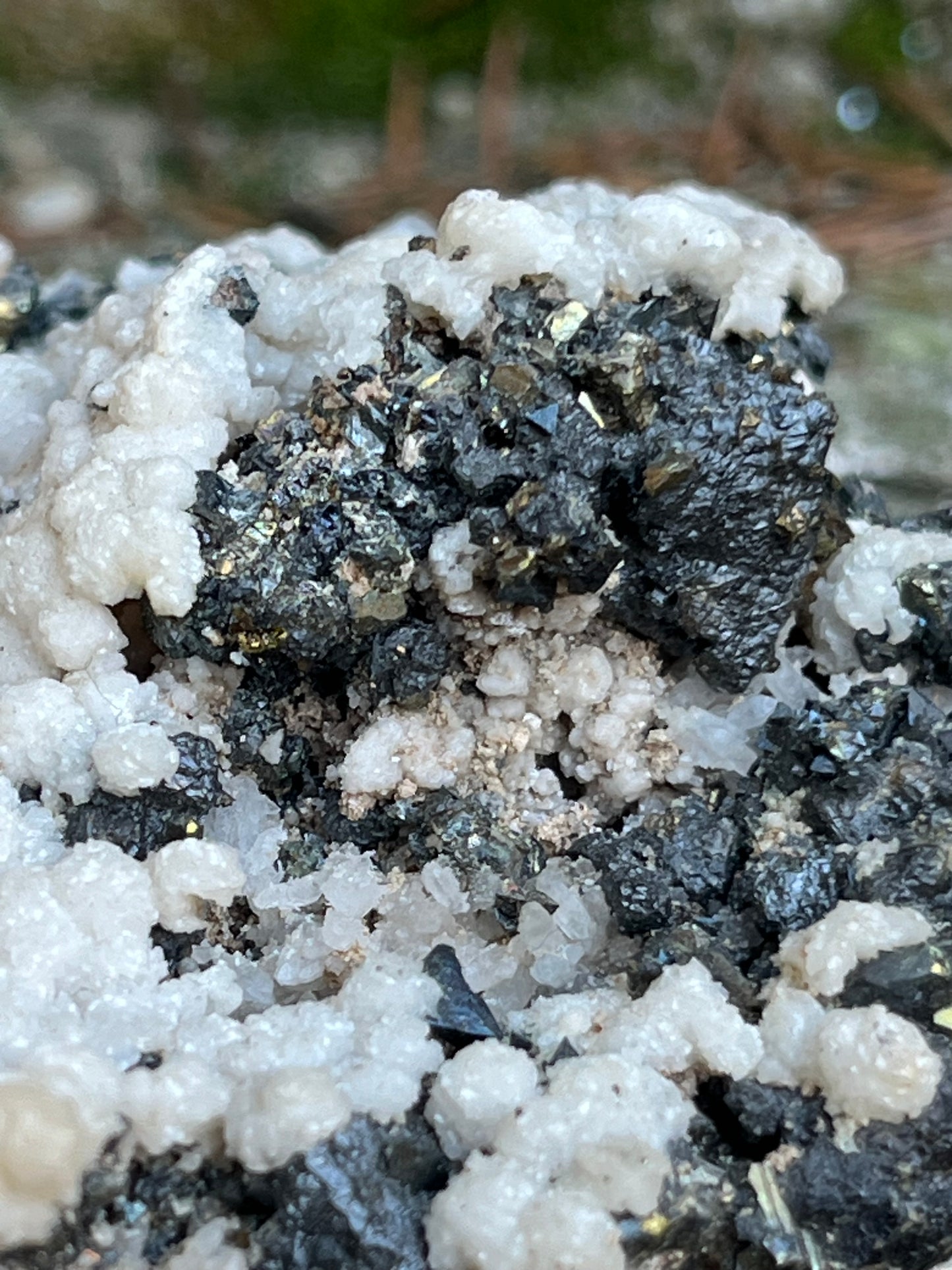 Galenit Szfalerit Dolomit Kvarc Pirittel