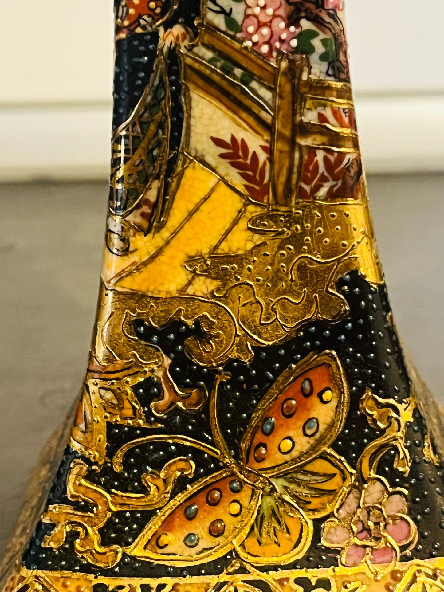 Satsuma-Stílusú Porcelán Váza 20. század Kína