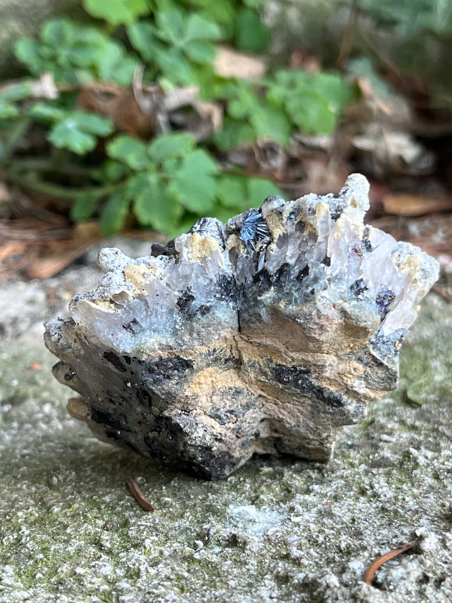 Antimonit Kvarc Pirit Dolomit